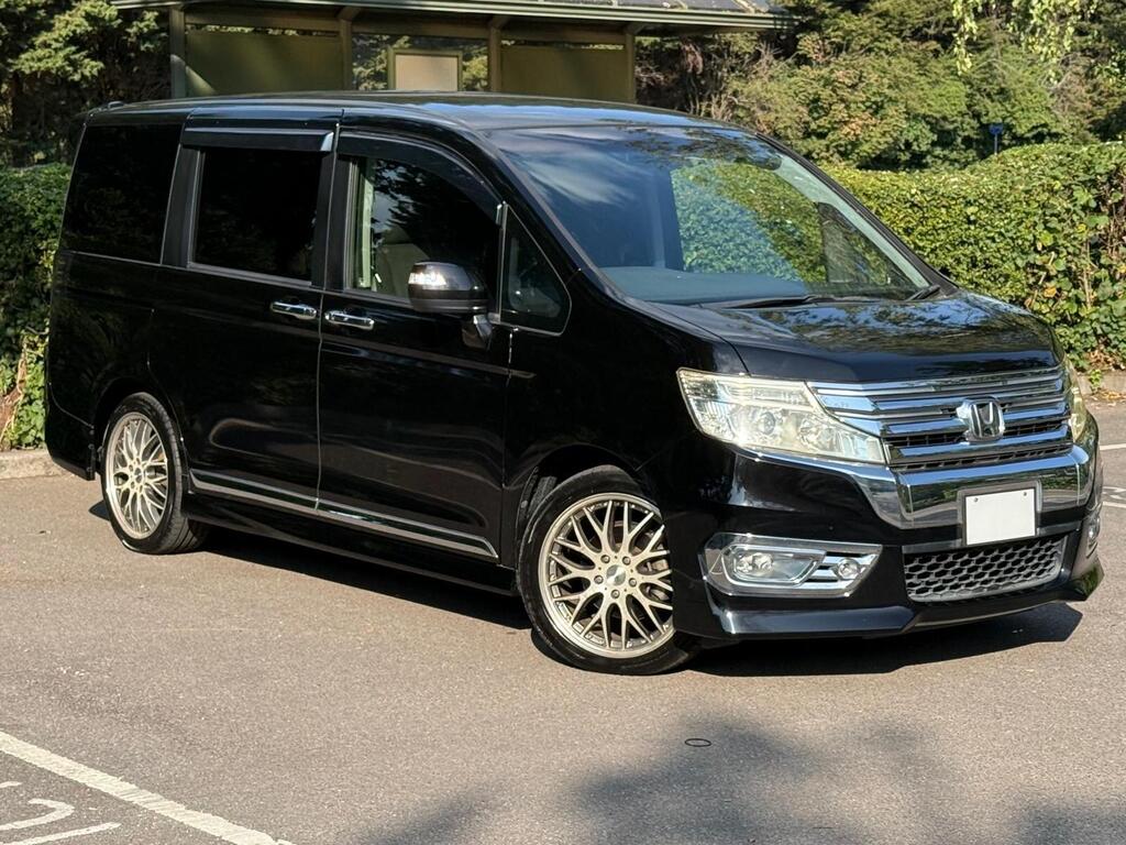 Honda Stepwagon Black Automatic 2013