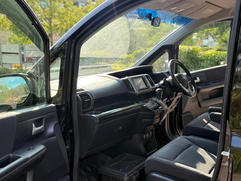 Honda Stepwagon Black Automatic 2013
