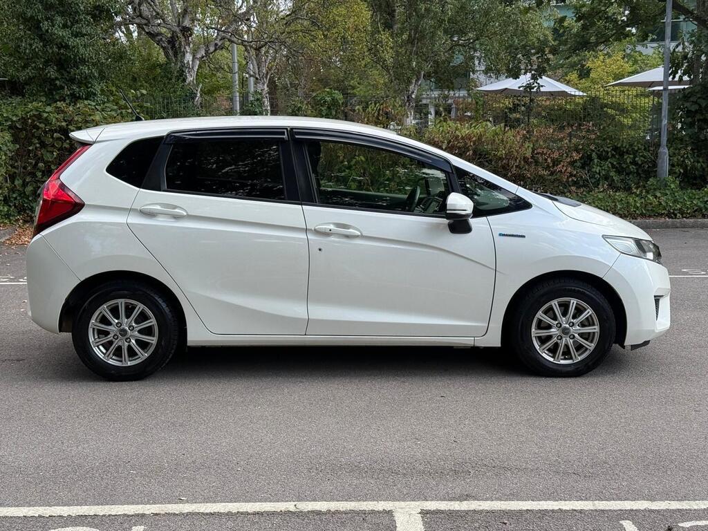 Honda Jazz FIT Hybrid 2015