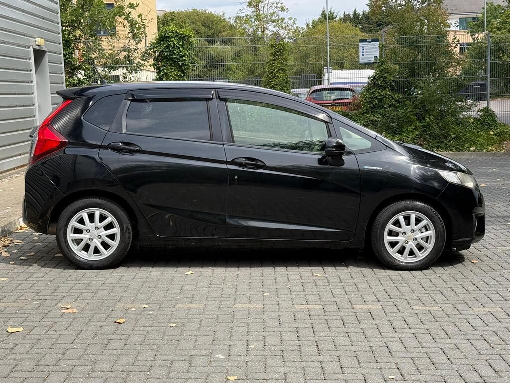 Honda Jazz 2015 | 1.5L Petrol Hybrid | 24M Warranty