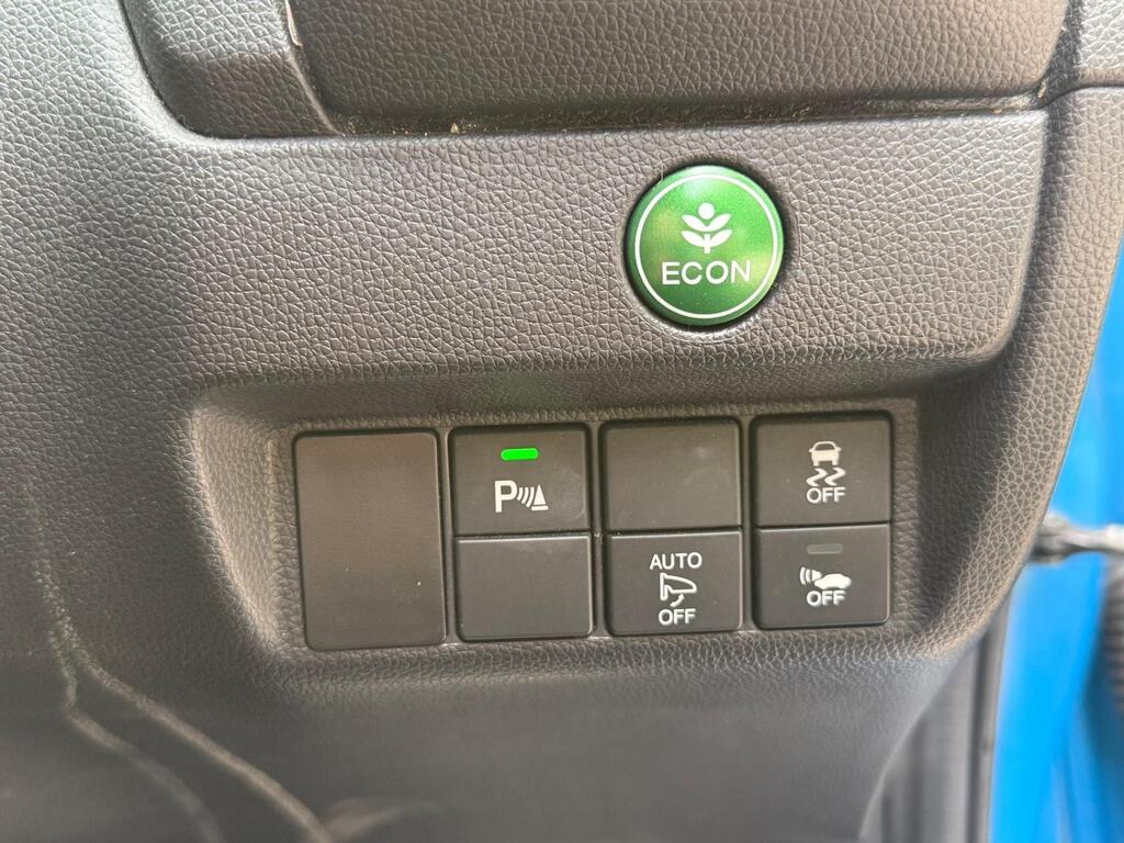 Honda Jazz Fit Hybrid 2015, Fresh Import Immaculate