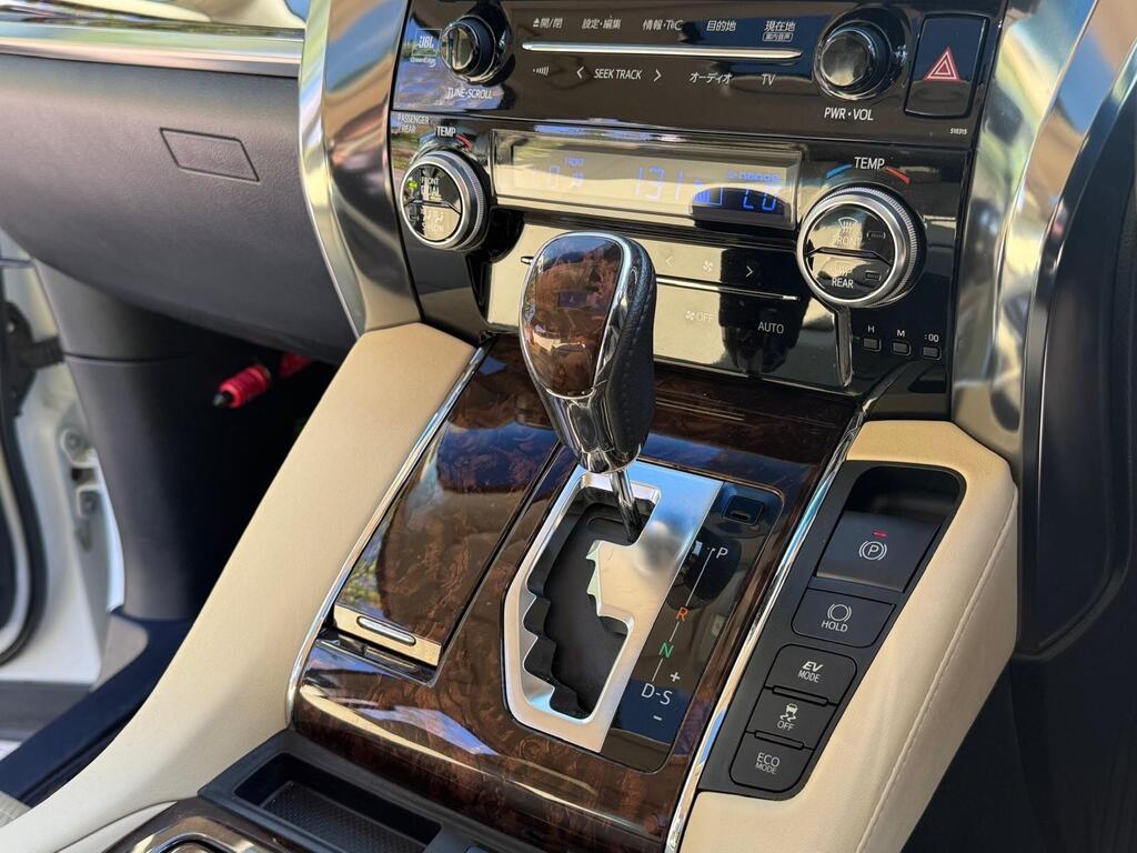 Toyota Alphard 2018 Petrol 2.5 Hybrid | 4WD | Facelift