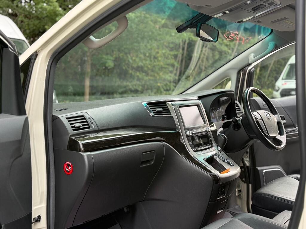 Toyota Alphard Premium Leather seats, 2013 White
