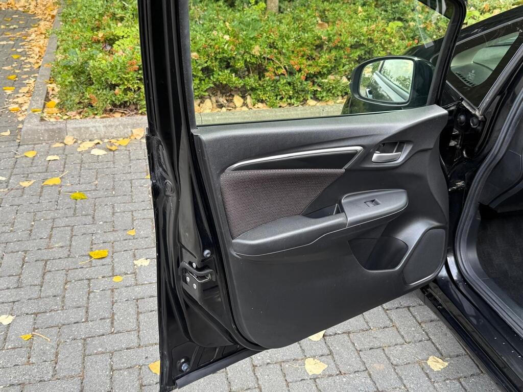 Honda Jazz 2015 | 1.5L Petrol Hybrid | 24M Warranty
