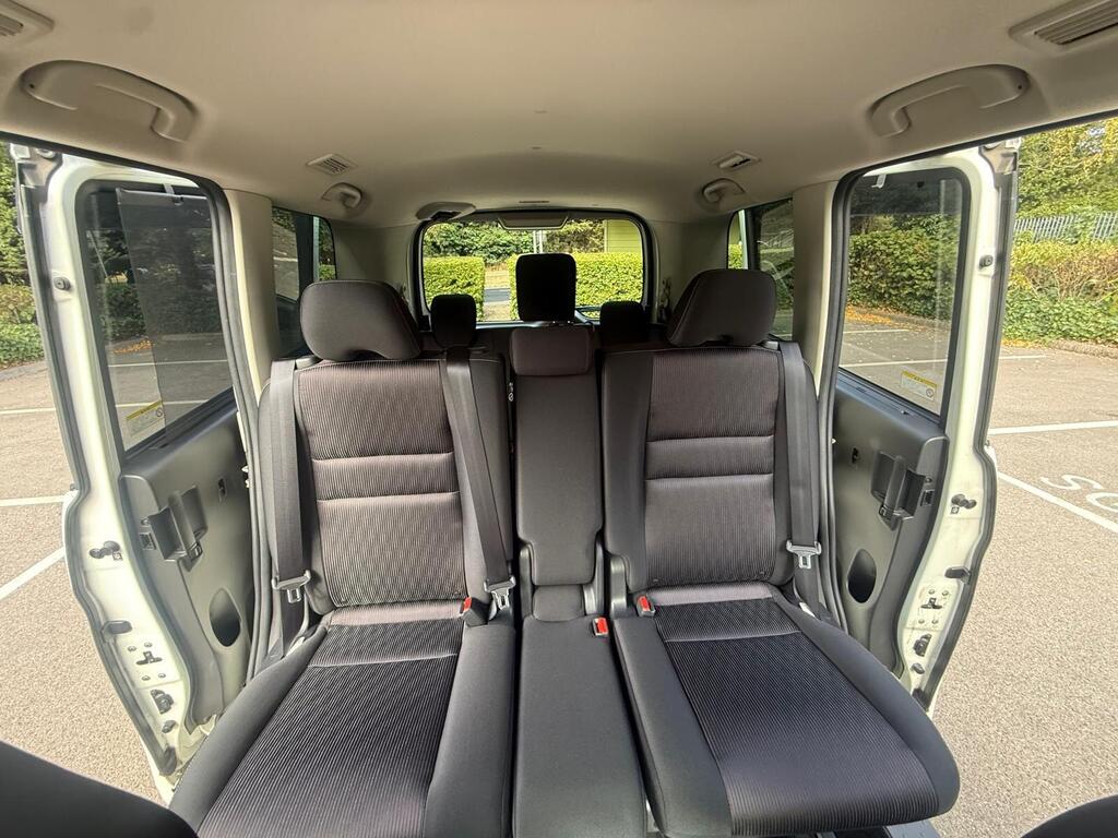 Nissan Serena 2017- Highway Star | Top Spec | Grade 4.5