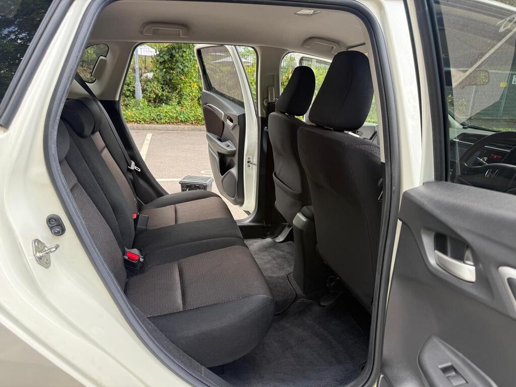 Honda Jazz FIT Hybrid 2015