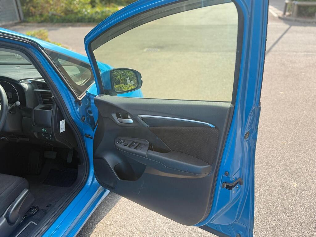 Honda Jazz Fit Hybrid 2015, Fresh Import Immaculate
