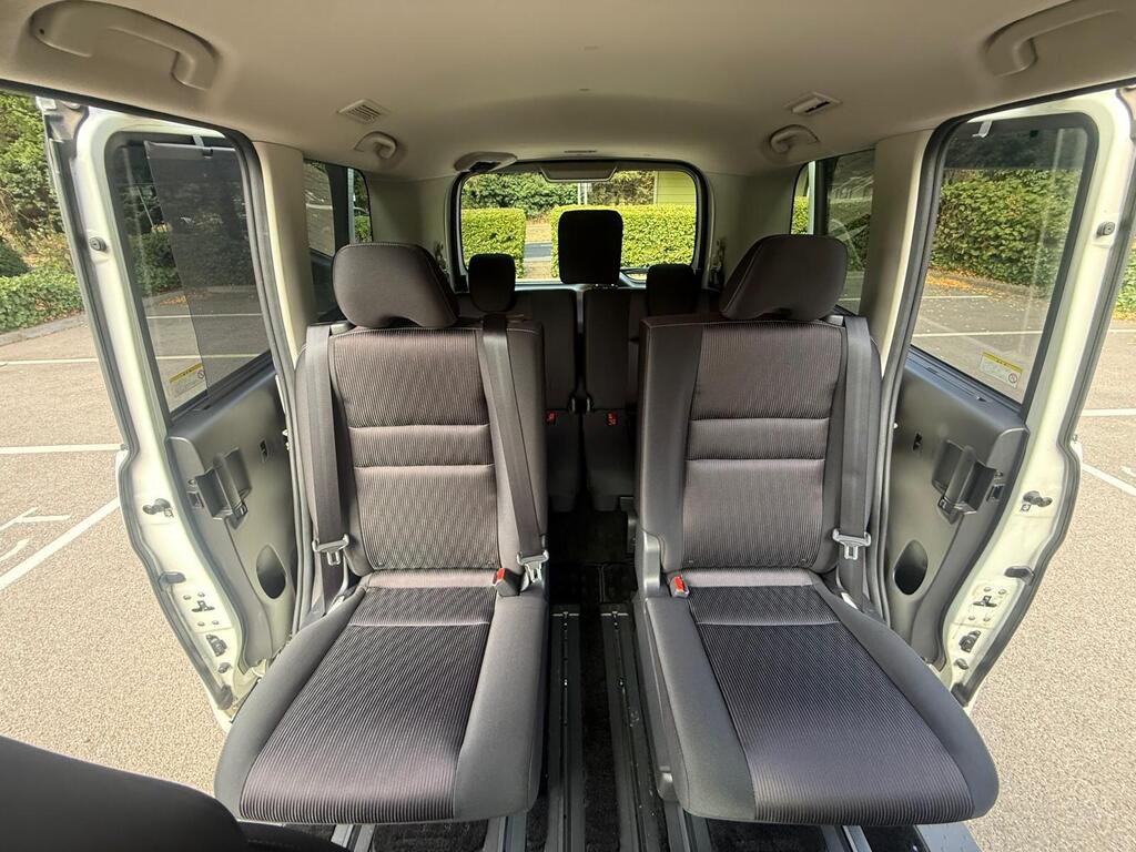 Nissan Serena 2017- Highway Star | Top Spec | Grade 4.5