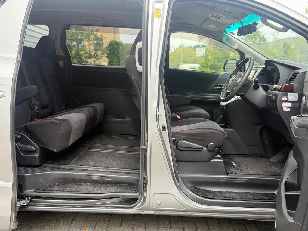 Toyota Vellfire 2014 8 seater 2.4 Petrol Grey Immaculate