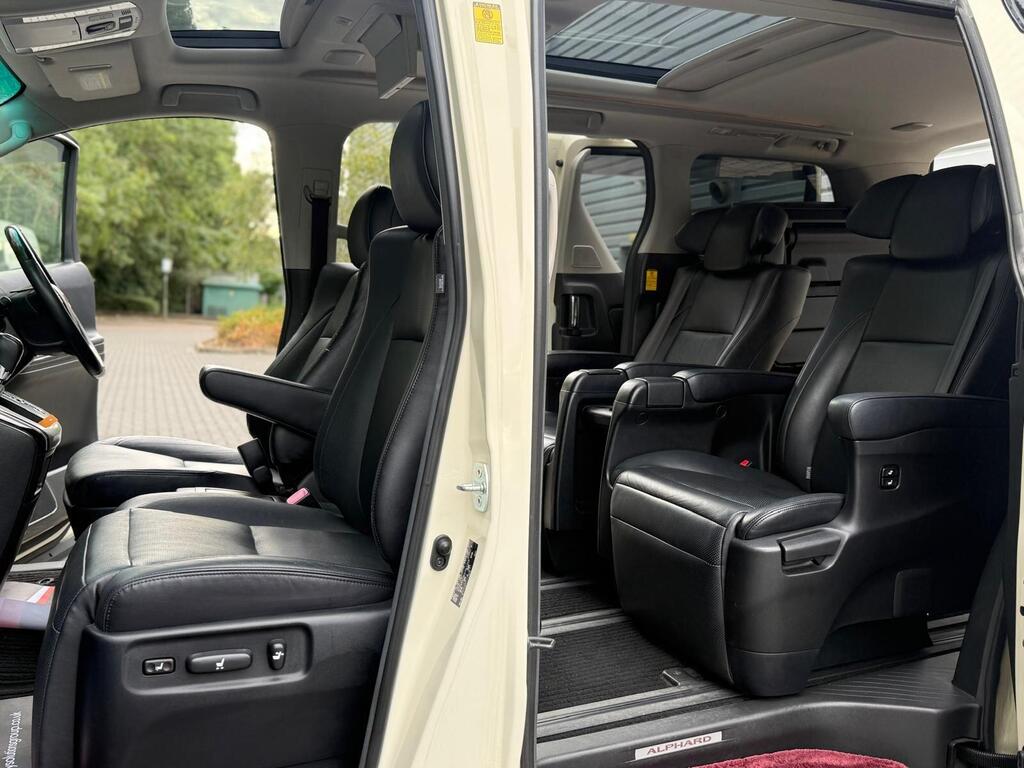 Toyota Alphard Premium Leather seats, 2013 White