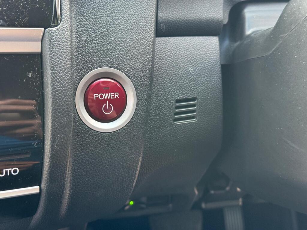 Honda Jazz FIT Hybrid 2015