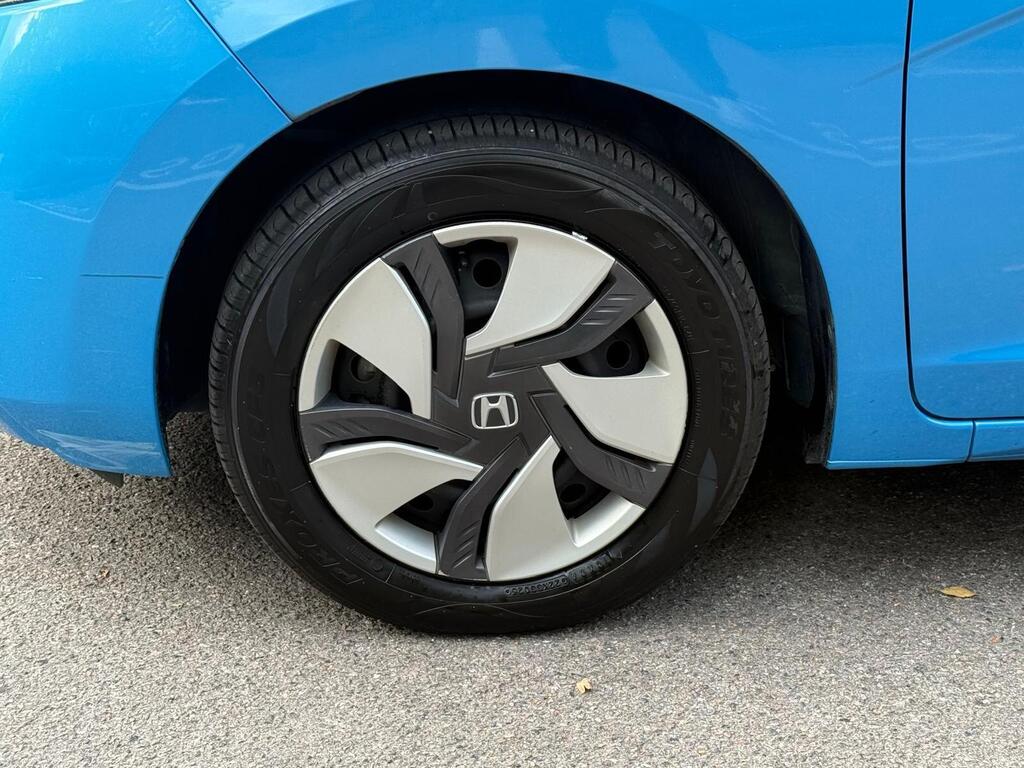 Honda Jazz Fit Hybrid 2015, Fresh Import Immaculate