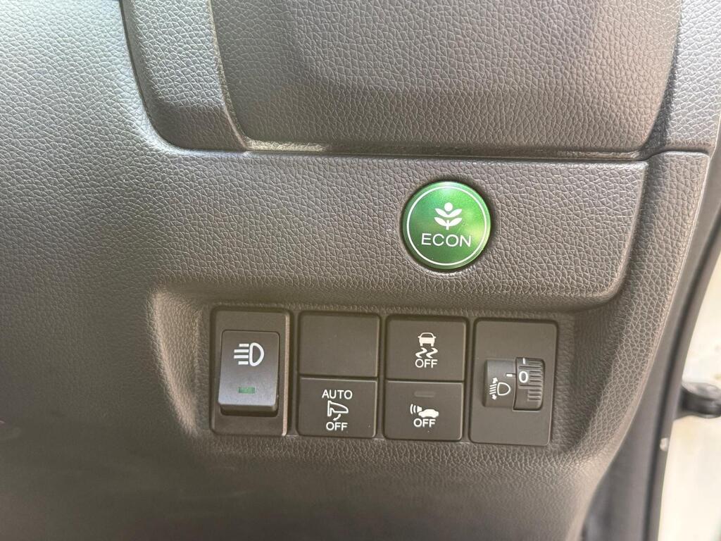 Honda Jazz FIT Hybrid 2015