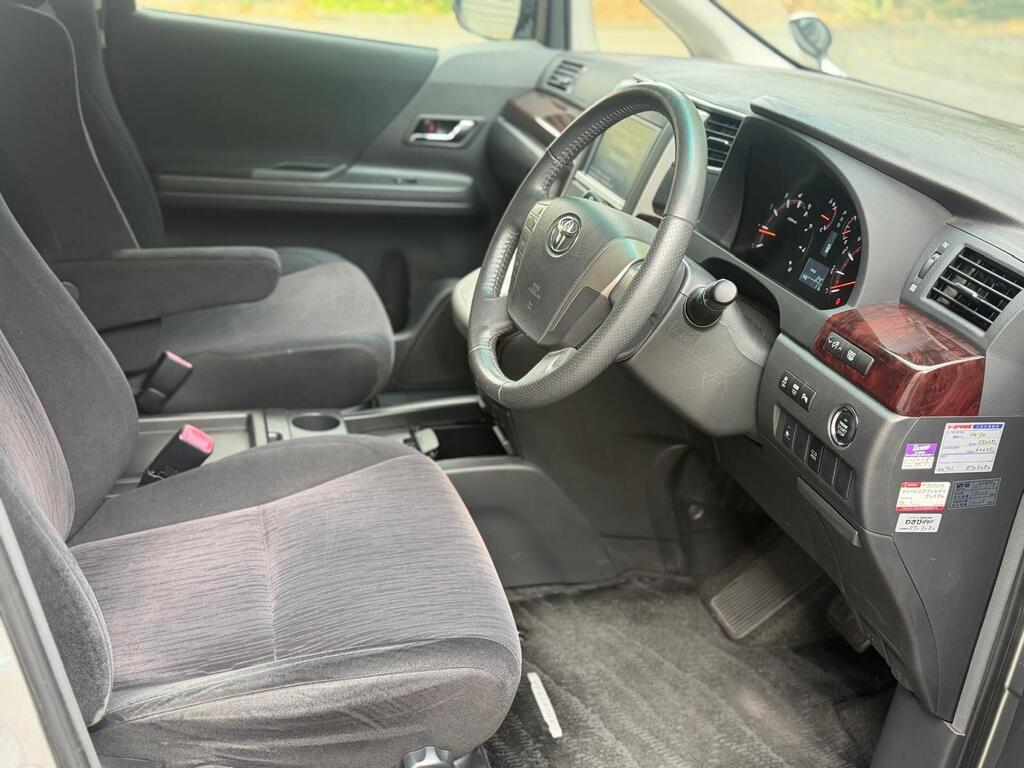 Toyota Vellfire 2014 8 seater 2.4 Petrol Grey Immaculate