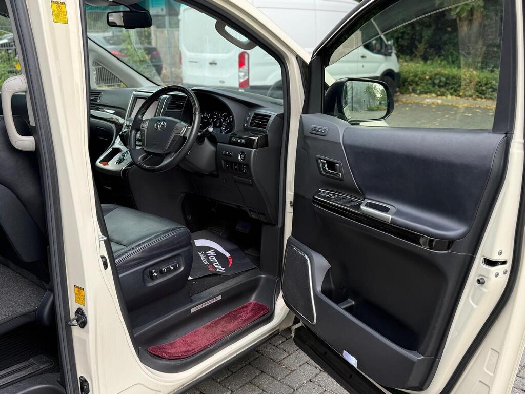 Toyota Alphard Premium Leather seats, 2013 White