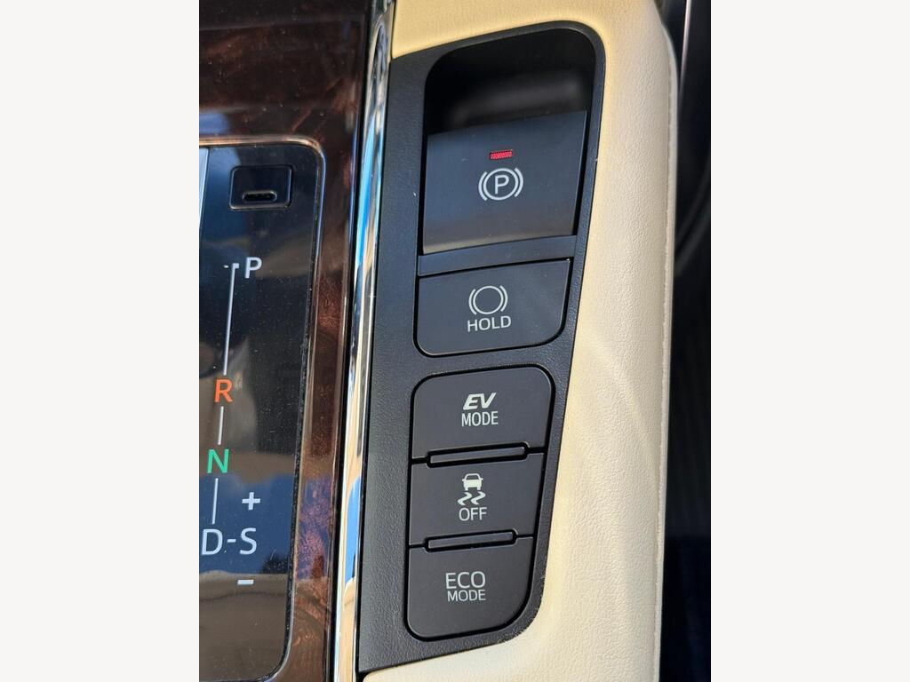 Toyota Alphard 2018 Petrol 2.5 Hybrid | 4WD | Facelift