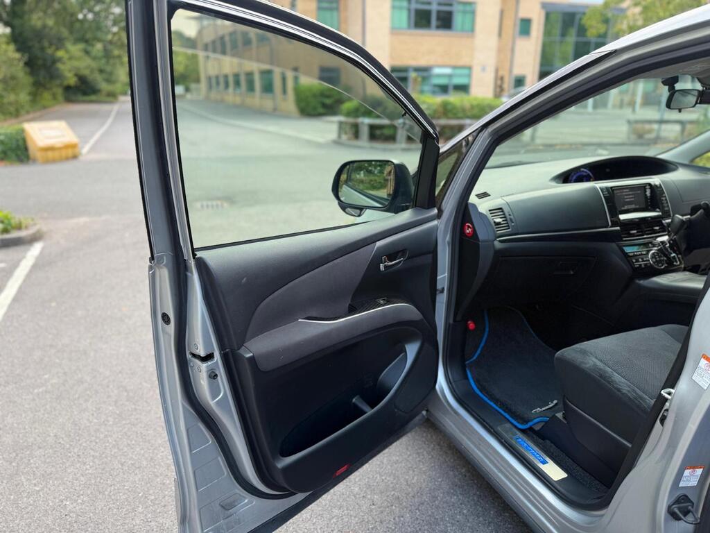 Toyota Estima Aeras G 2.4L 2015 Petrol Hybrid | Immaculate Condition