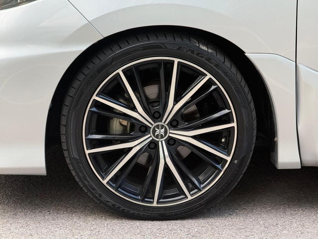 Toyota Estima Aeras G 2.4L 2015 Petrol Hybrid | Immaculate Condition