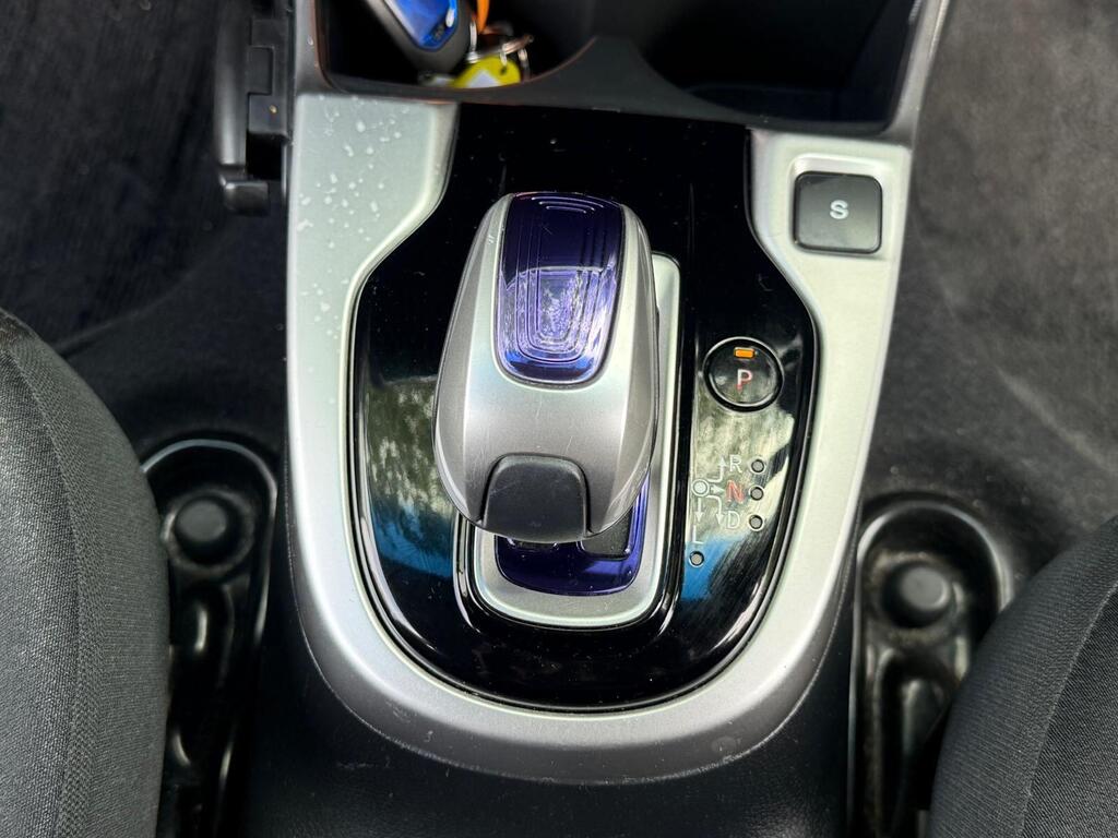 Honda Jazz 2015 | 1.5L Petrol Hybrid | 24M Warranty