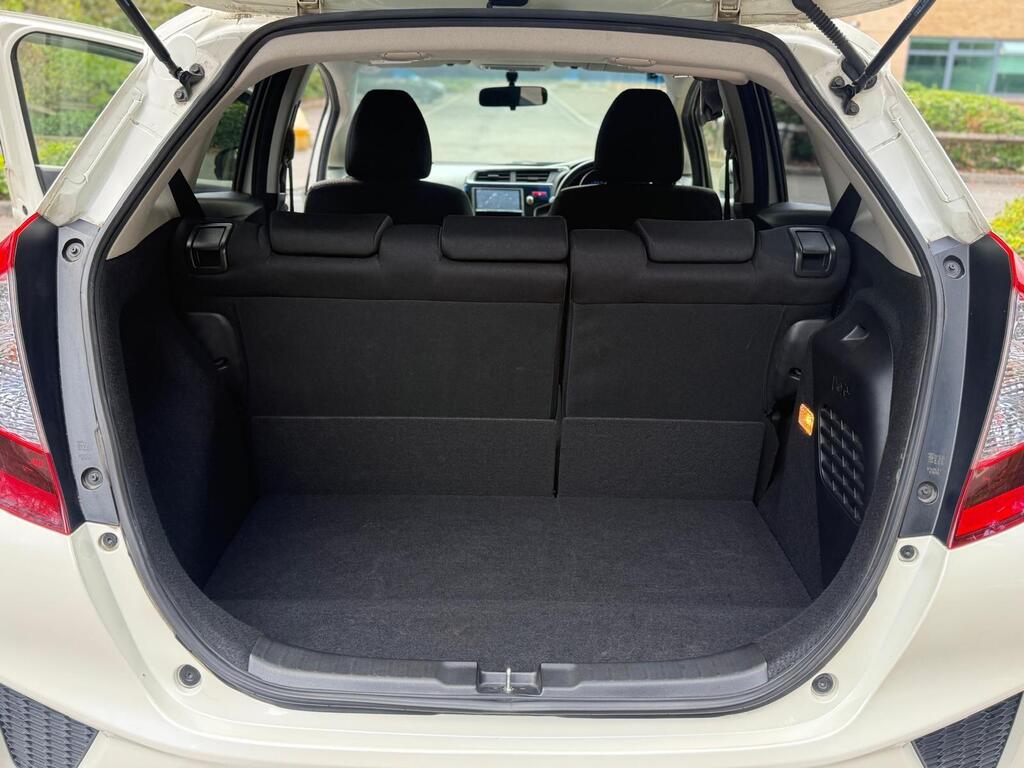 Honda Jazz FIT Hybrid 2015