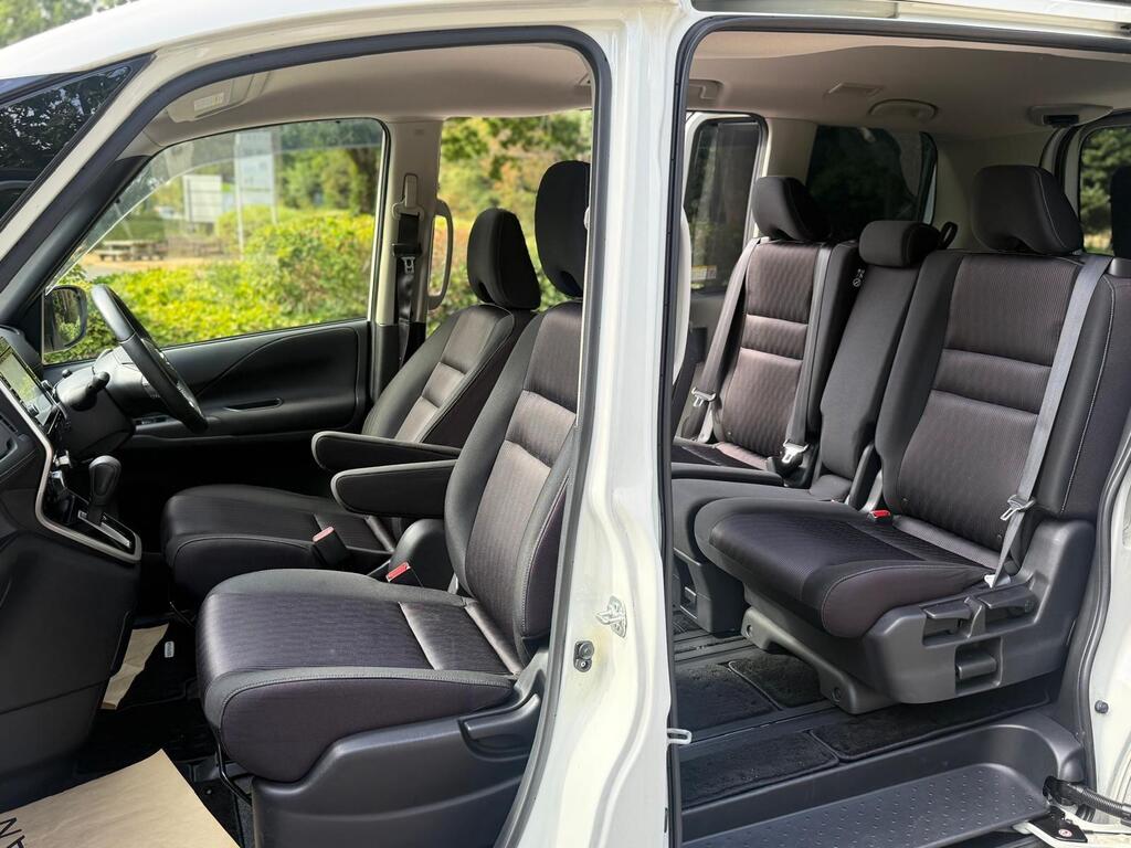 Nissan Serena 2017- Highway Star | Top Spec | Grade 4.5