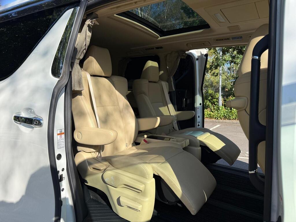 Toyota Alphard 2018 Petrol 2.5 Hybrid | 4WD | Facelift