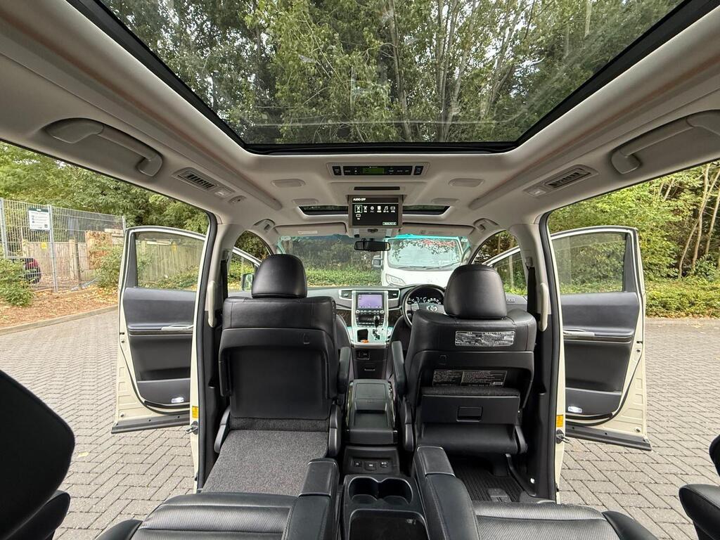 Toyota Alphard Premium Leather seats, 2013 White