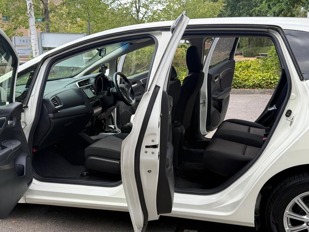 Honda Jazz FIT Hybrid 2015