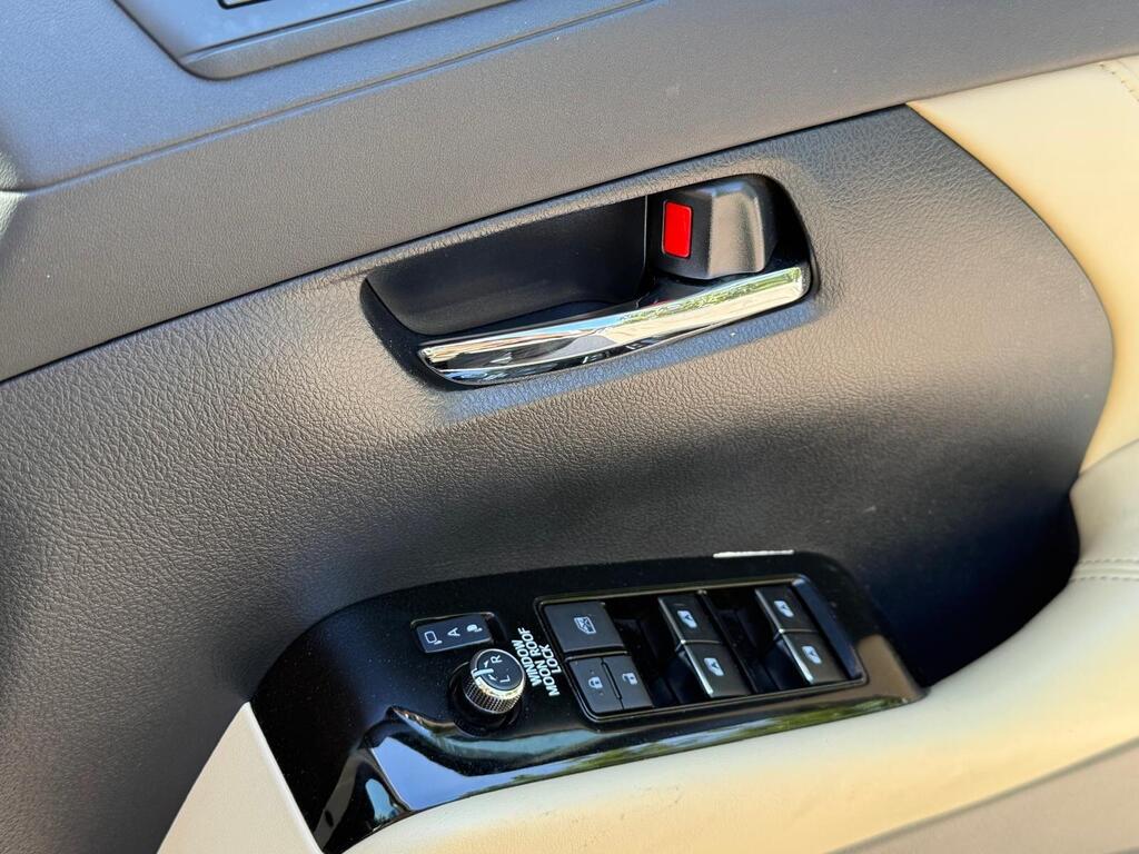 Toyota Alphard 2018 Petrol 2.5 Hybrid | 4WD | Facelift