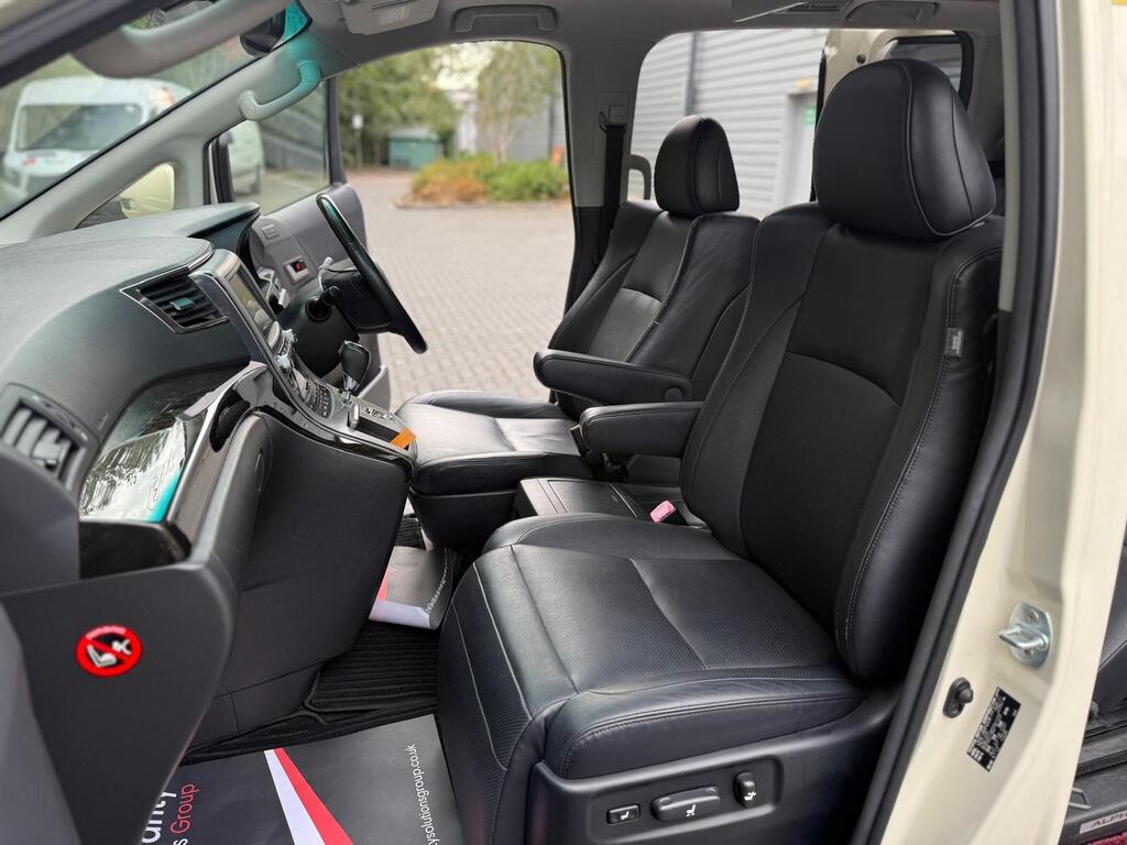 Toyota Alphard Premium Leather seats, 2013 White