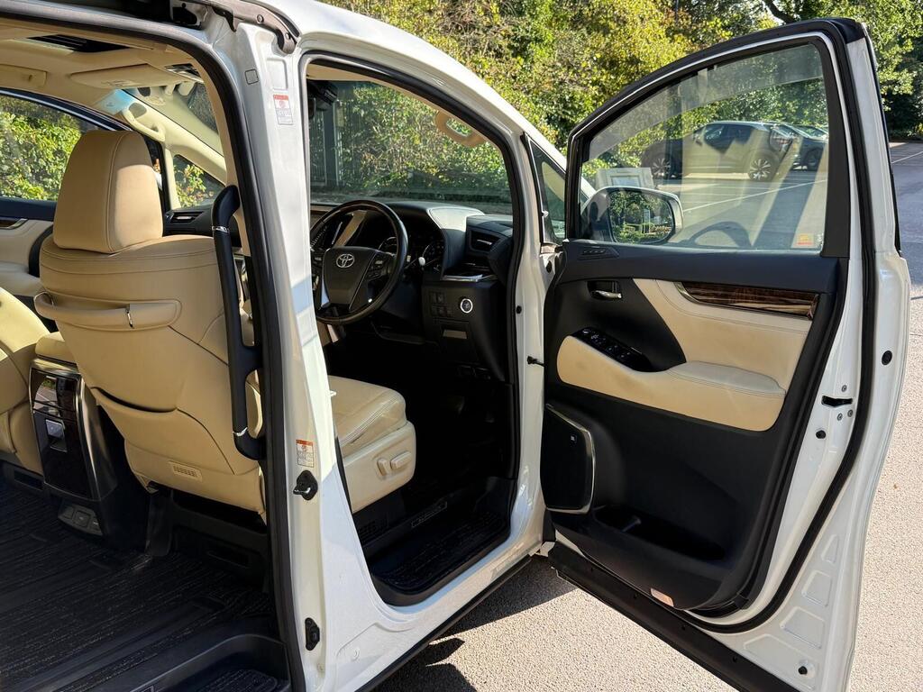 Toyota Alphard 2018 Petrol 2.5 Hybrid | 4WD | Facelift