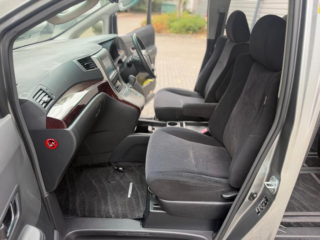 Toyota Vellfire 2014 8 seater 2.4 Petrol Grey Immaculate