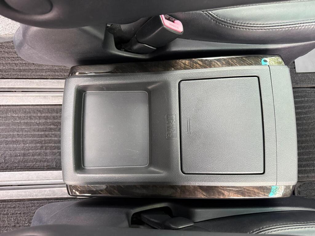 Toyota Alphard Premium Leather seats, 2013 White