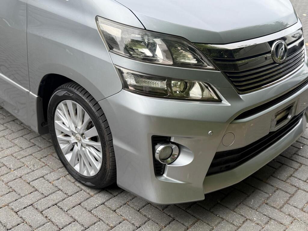 Toyota Vellfire 2014 8 seater 2.4 Petrol Grey Immaculate