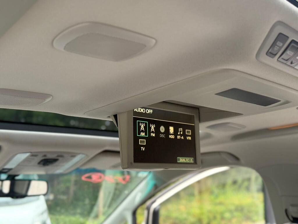 Toyota Alphard Premium Leather seats, 2013 White