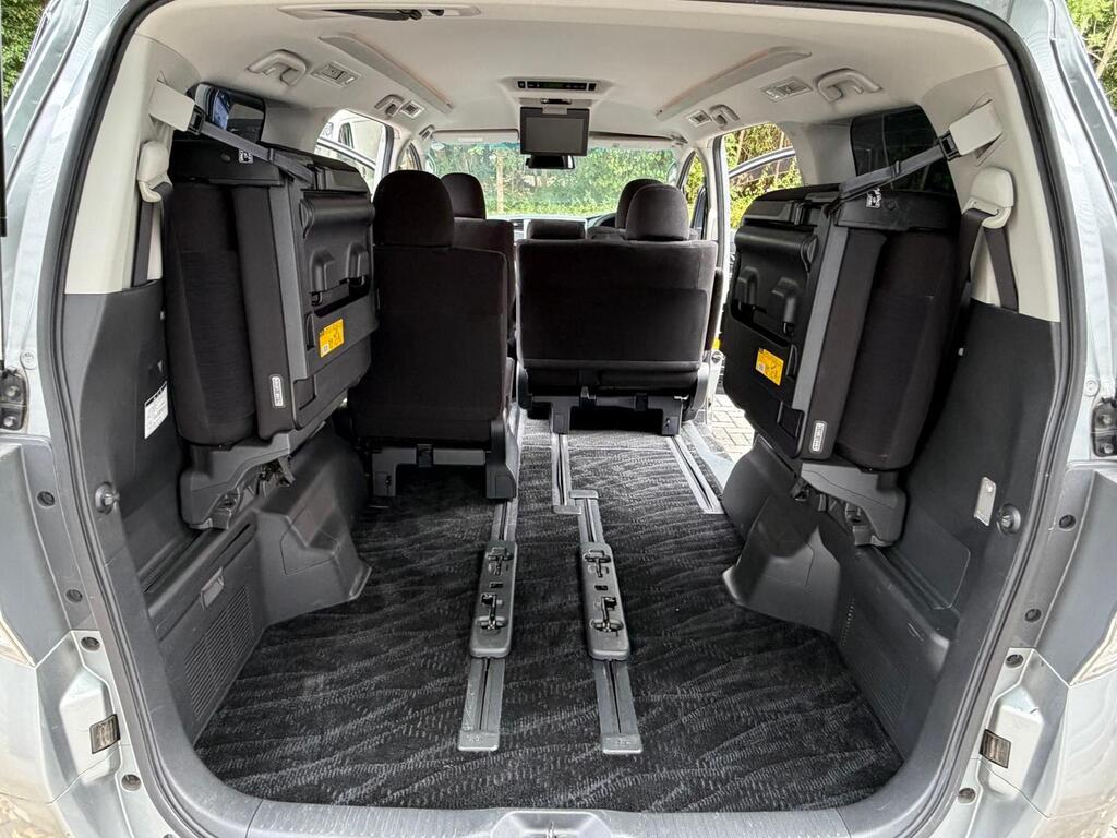 Toyota Vellfire 2014 8 seater 2.4 Petrol Grey Immaculate