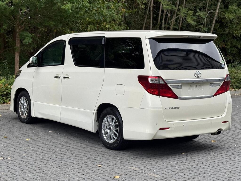 Toyota Alphard Premium Leather seats, 2013 White