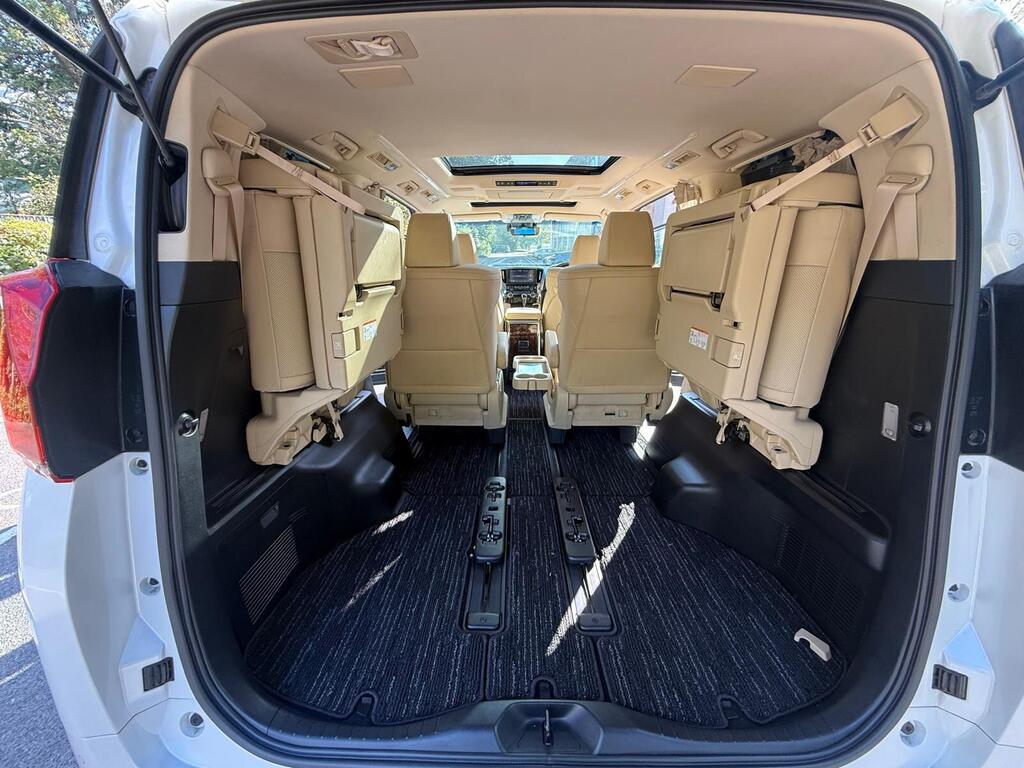Toyota Alphard 2018 Petrol 2.5 Hybrid | 4WD | Facelift