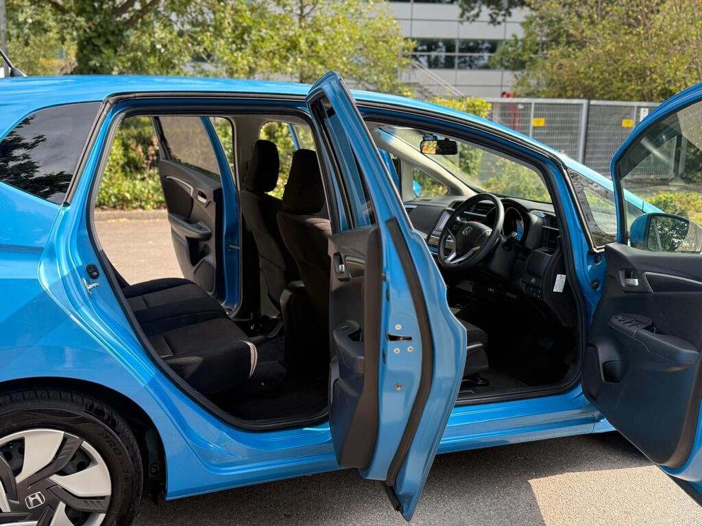 Honda Jazz Fit Hybrid 2015, Fresh Import Immaculate