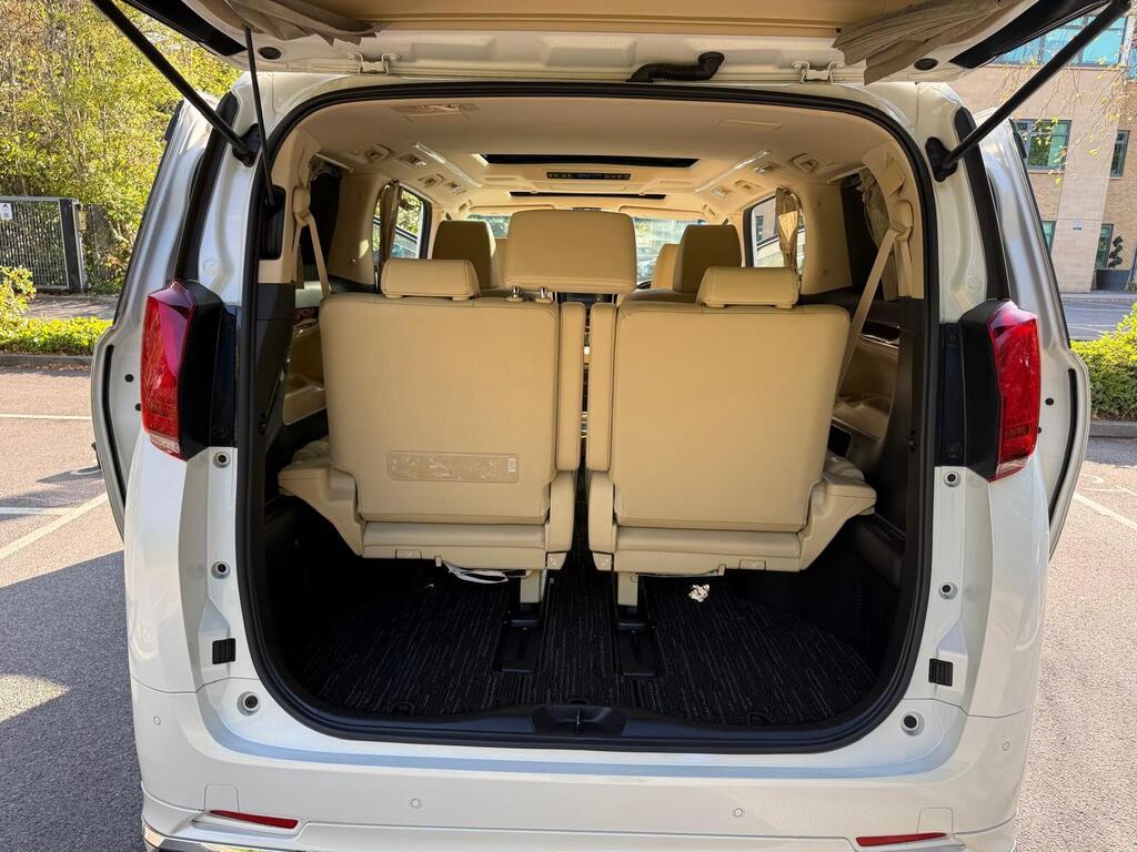 Toyota Alphard 2018 Petrol 2.5 Hybrid | 4WD | Facelift