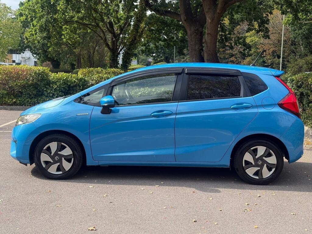 Honda Jazz Fit Hybrid 2015, Fresh Import Immaculate