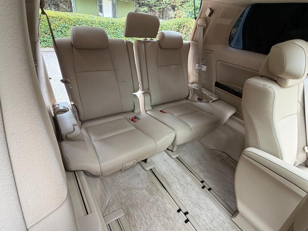 Toyota Alphard 2012 Luxury Edition 3.5 V6 Modelista Kit