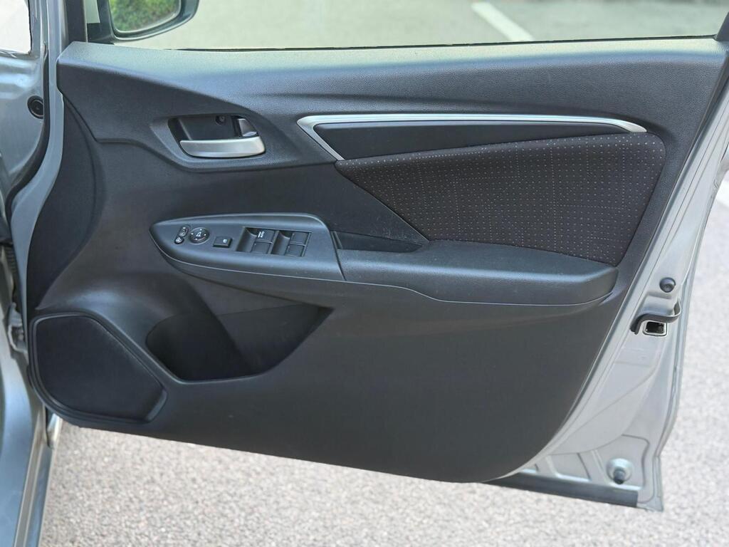 Honda Jazz / Fit Hybrid Petrol 2015 Immaculate