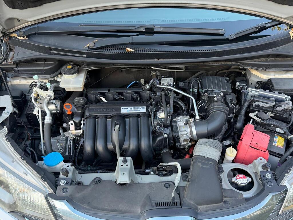 Honda Jazz / Fit Hybrid Petrol 2015 Immaculate