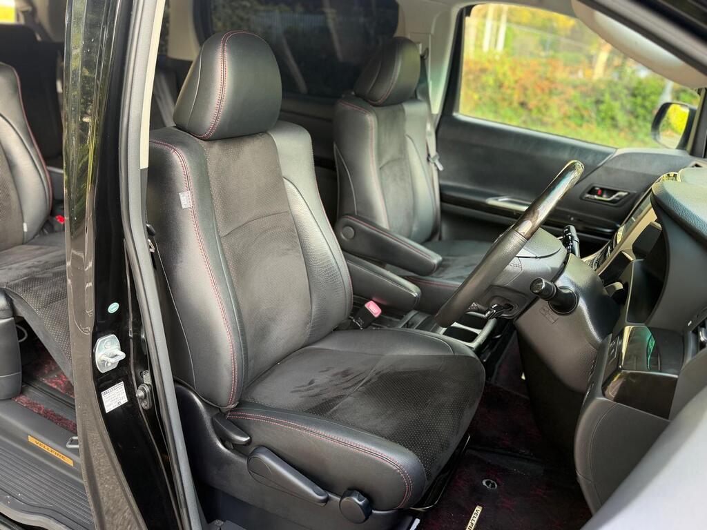 Toyota Vellfire 2013/09 Goldeneye V6 Black
