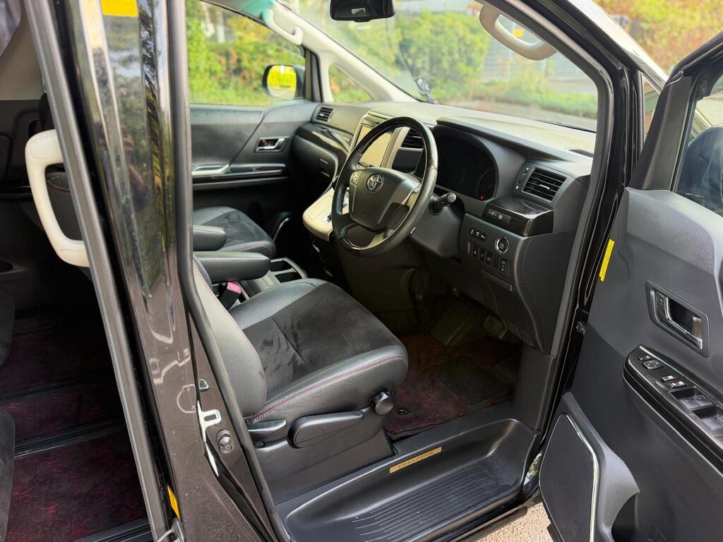 Toyota Vellfire 2013/09 Goldeneye V6 Black