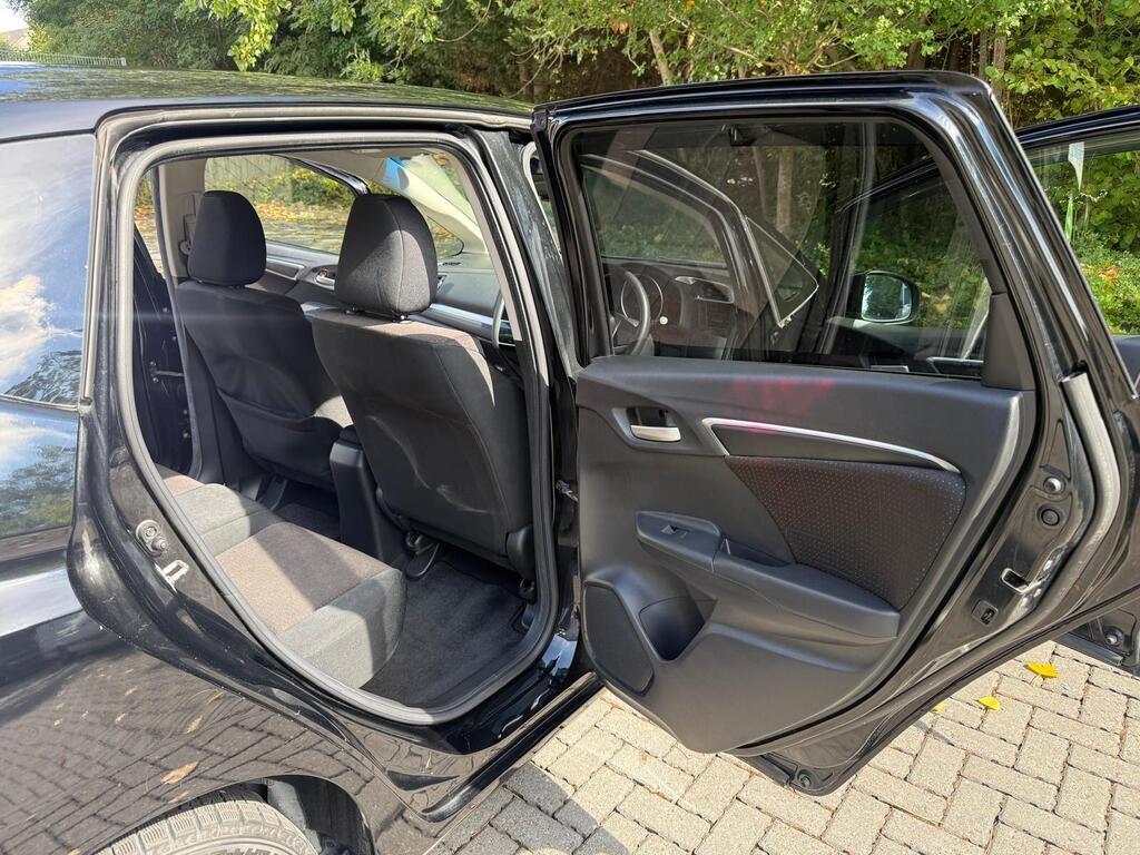 Honda Jazz 2014- F Package | Petrol Hybrid | Alloys
