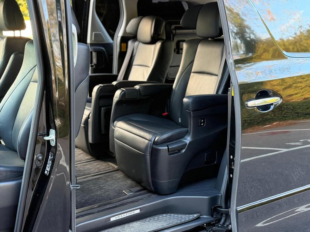 Toyota Vellfire 2013/09 Goldeneye V6 Black