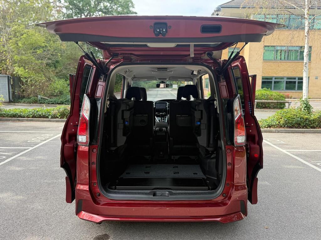 Nissan Serena Petrol Hybrid 8 Seater Top Spec 2017
