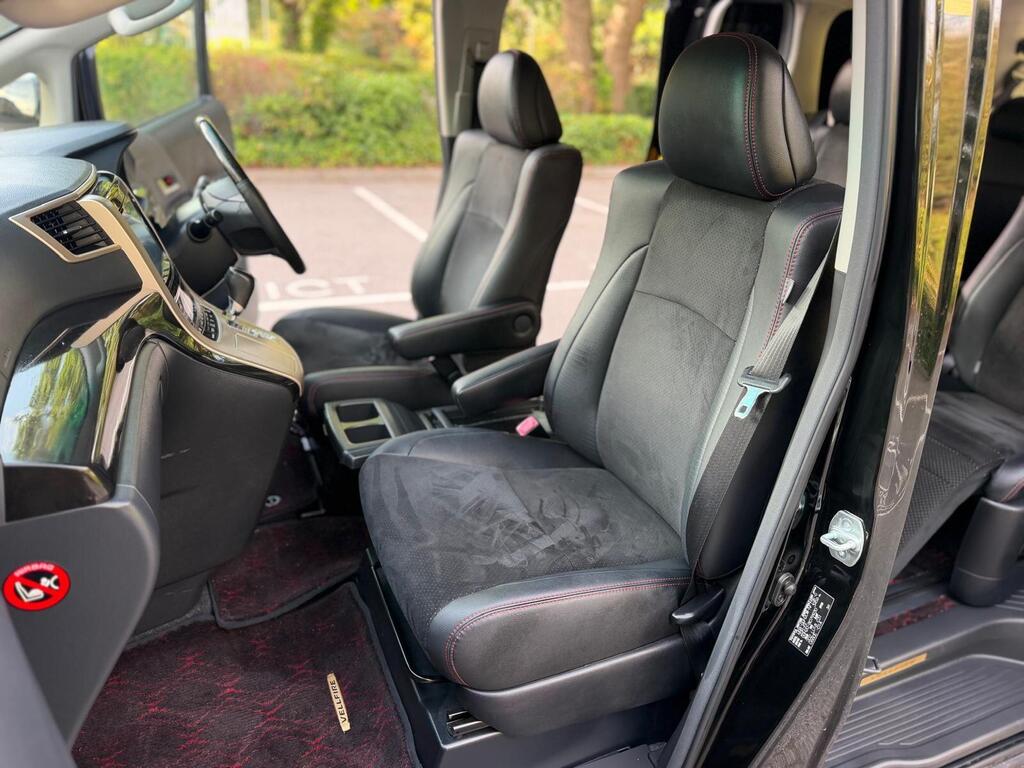 Toyota Vellfire 2013/09 Goldeneye V6 Black